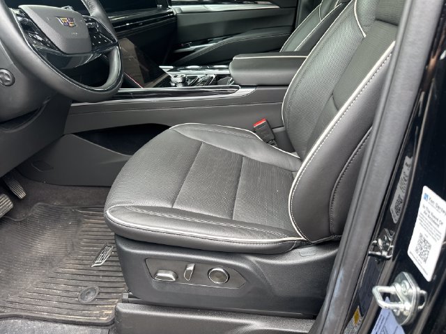 Certified 2025 Cadillac Escalade Sport w/ Touring Package AWD/4WD image 9