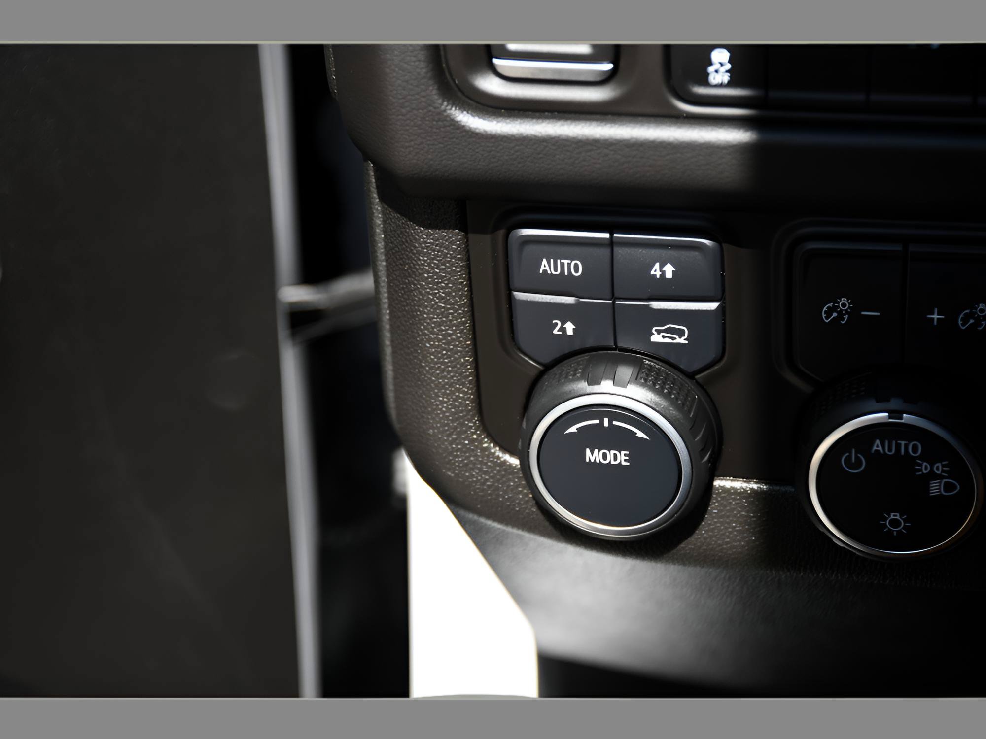 Used 2023 Chevrolet Tahoe LT AWD/4WD image 32