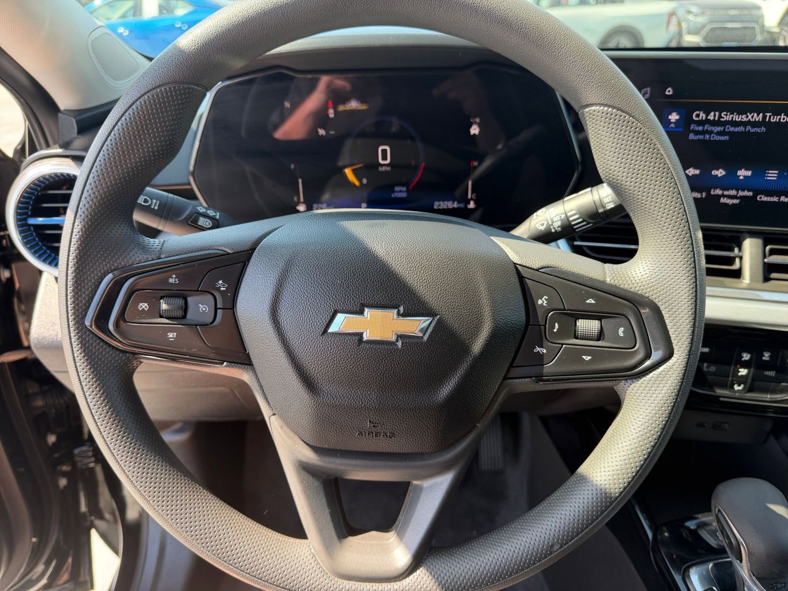 Used 2025 Chevrolet Trax LT image 27