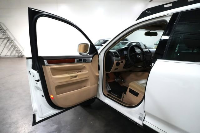 Used 2006 Volkswagen Touareg V10 TDI image 28