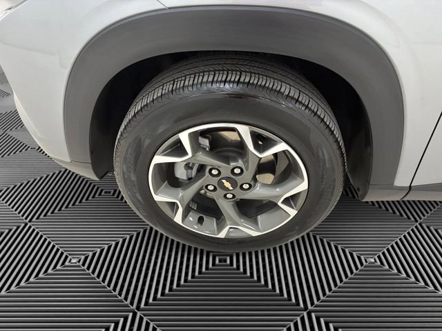 Certified 2024 Chevrolet Trax LT w/ Driver Confidence Package image 9