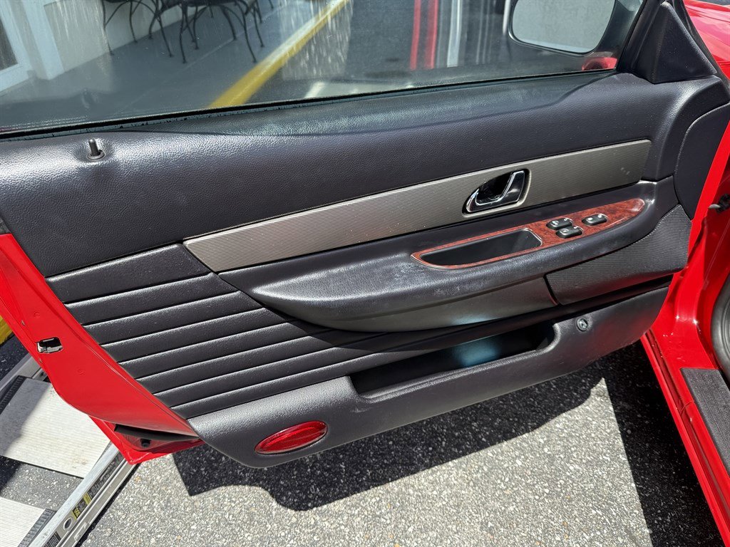 Used 2004 Ford Thunderbird RWD image 8