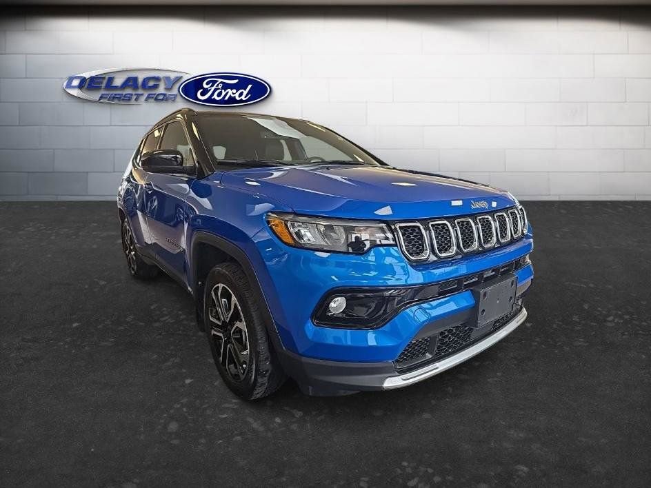 Used 2024 Jeep Compass Limited image 10