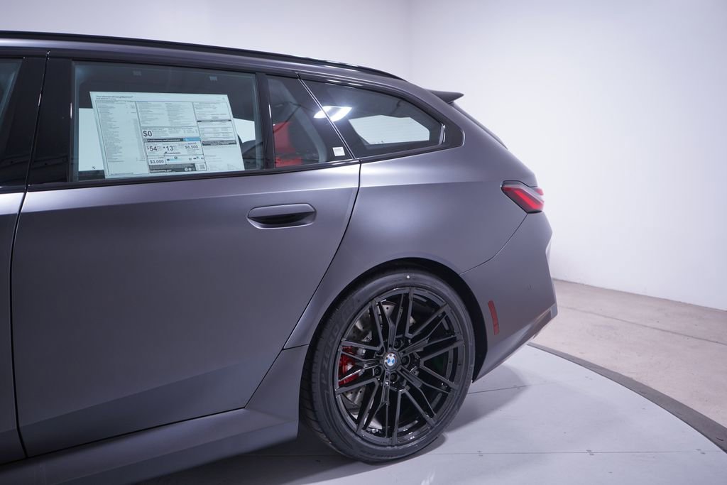 New 2026 BMW M5 Touring image 3