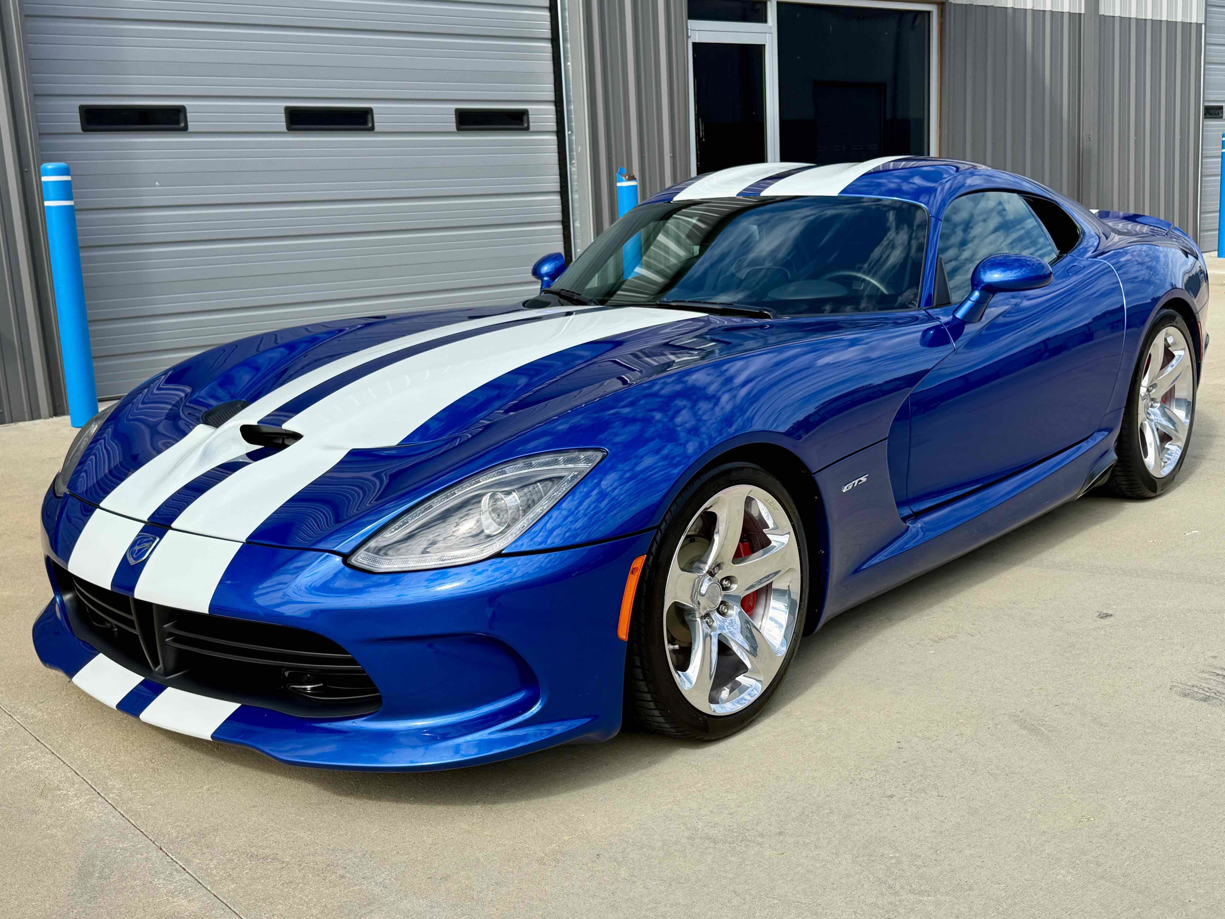 Used 2013 SRT Viper GTS w/ GTS Laguna Interior Pkg image 85