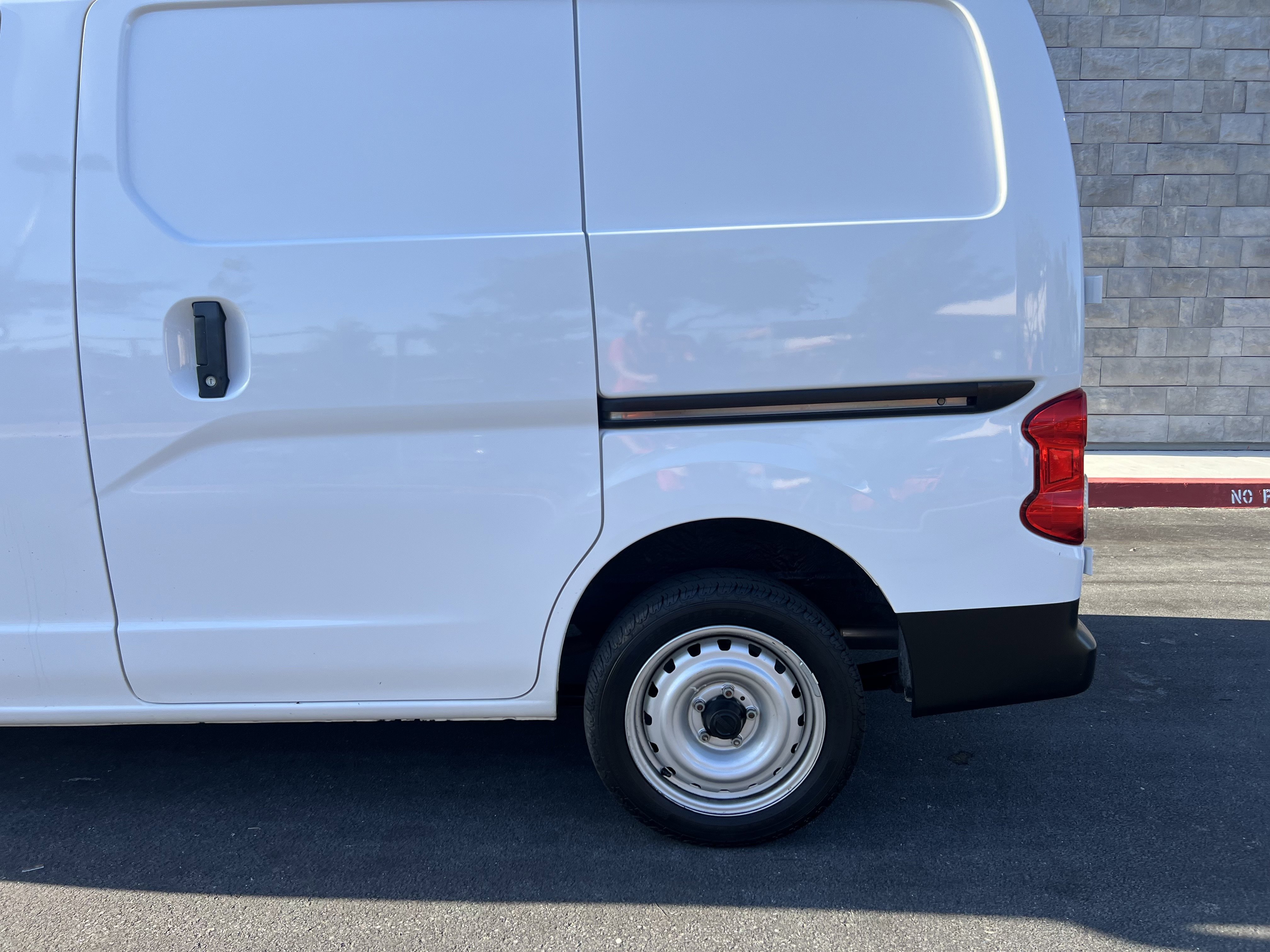 Used 2020 Nissan NV200 S w/ Back Door Glass Package FWD image 20
