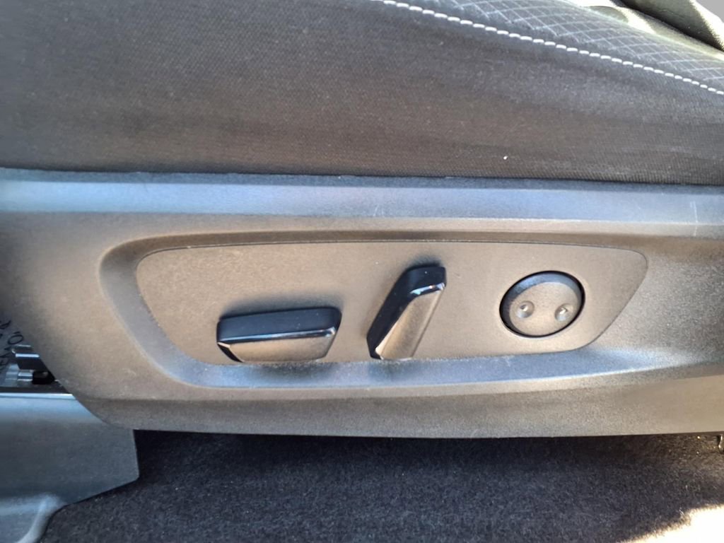 Used 2024 Nissan Pathfinder SV image 23