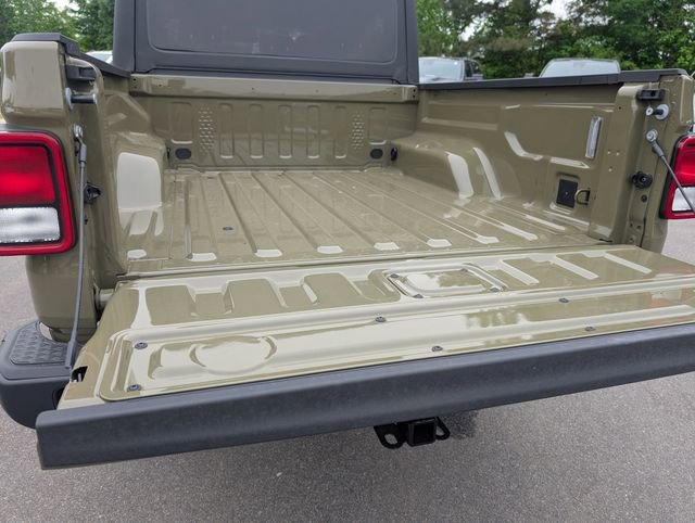 New 2026 Jeep Gladiator Sport AWD/4WD image 24