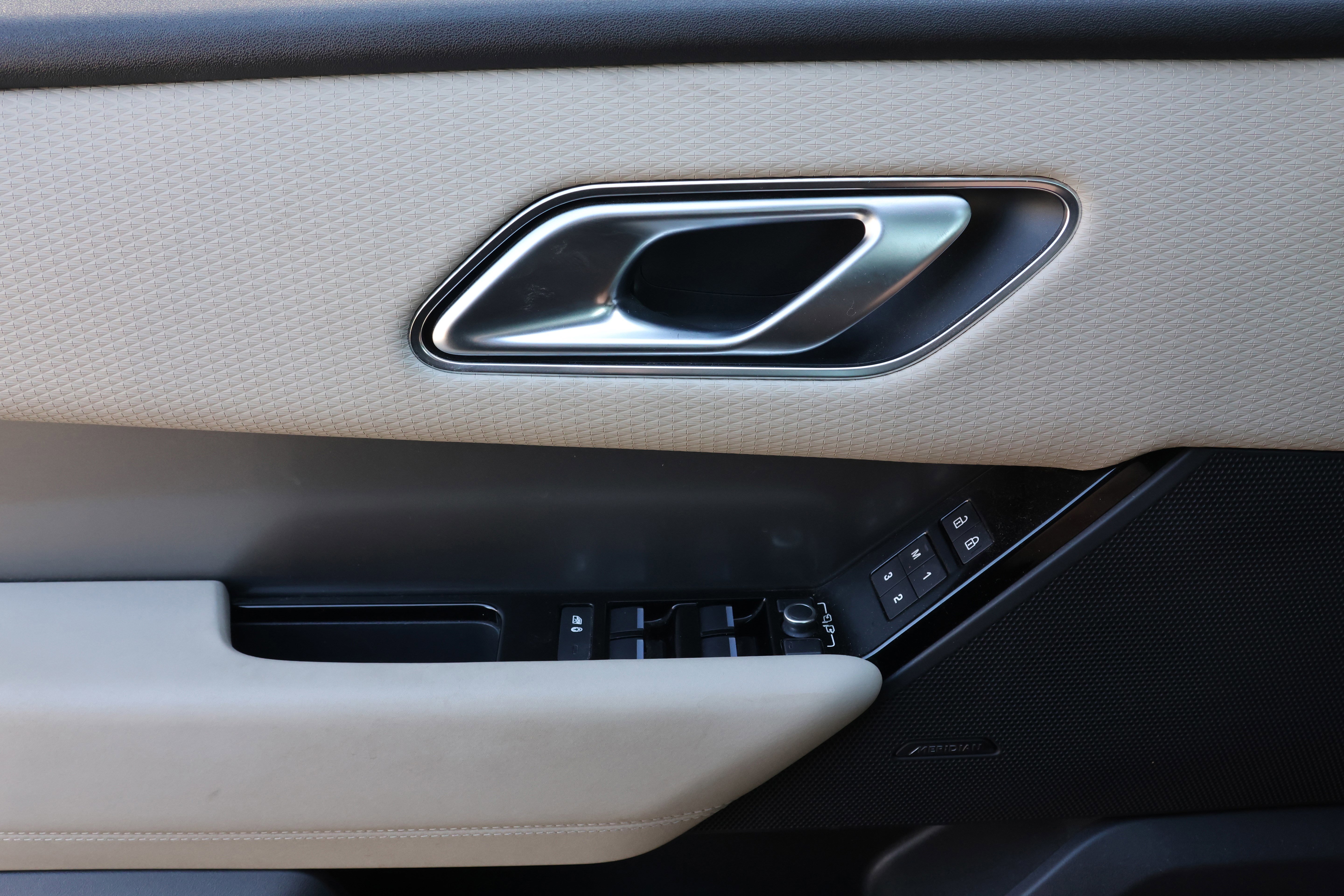 Used 2023 Land Rover Range Rover Velar S image 12