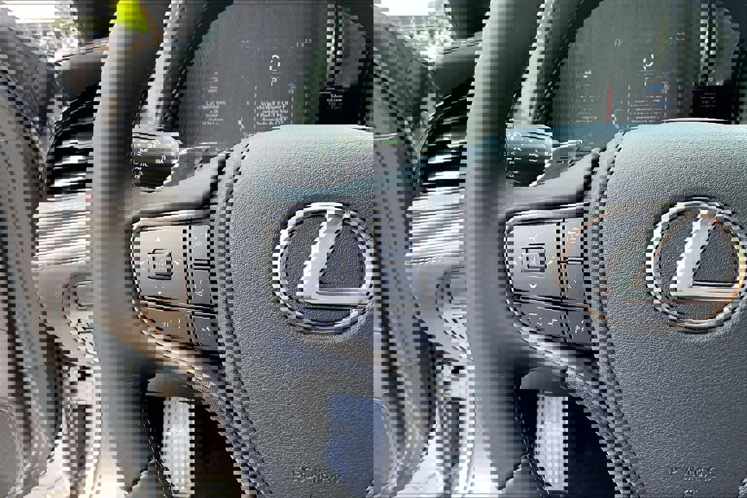 Used 2024 Lexus LS 500 RWD image 25