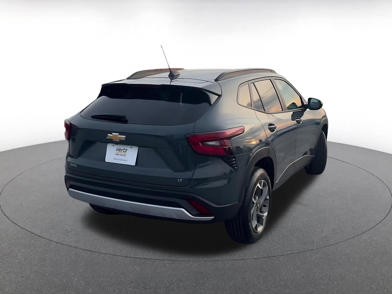 Used 2025 Chevrolet Trax LT image 14