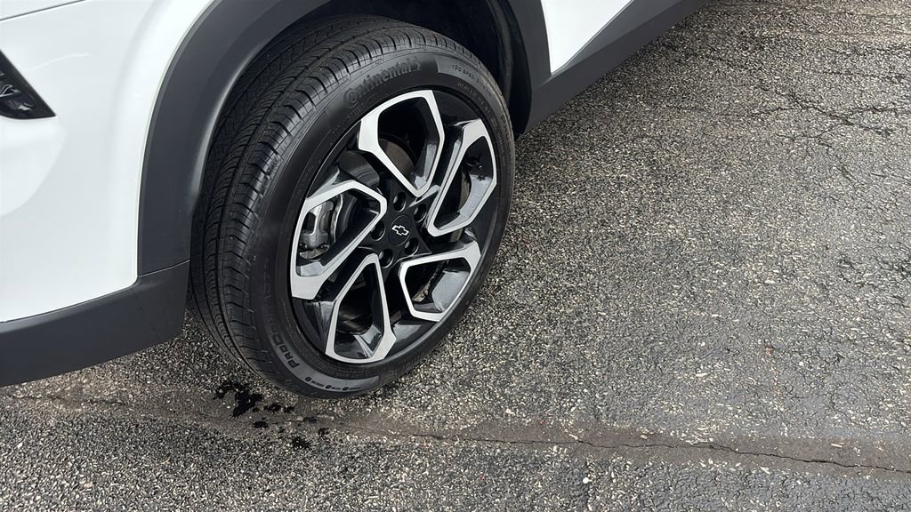 Used 2025 Chevrolet Trax RS w/ Sunroof Package image 8