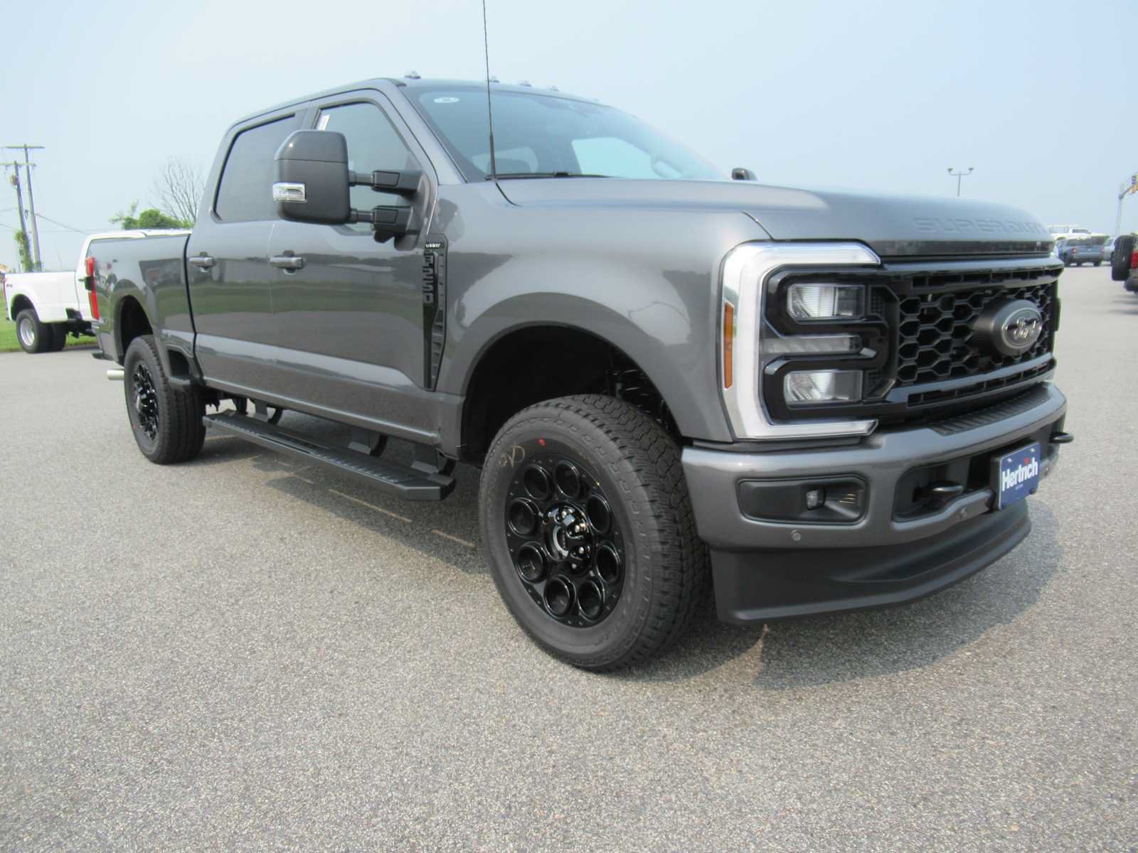 New 2026 Ford F250 Lariat w/ Black Appearance Package AWD/4WD image 3