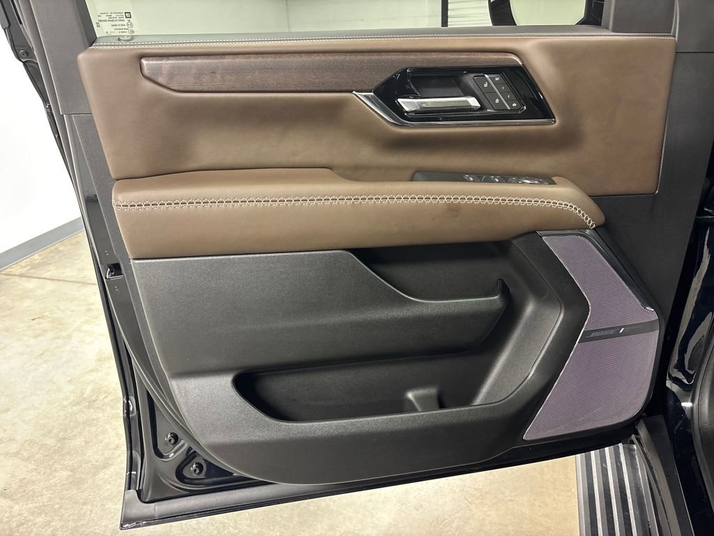 Used 2025 GMC Yukon Denali Ultimate w/ LPO, Floor Liner Package image 22