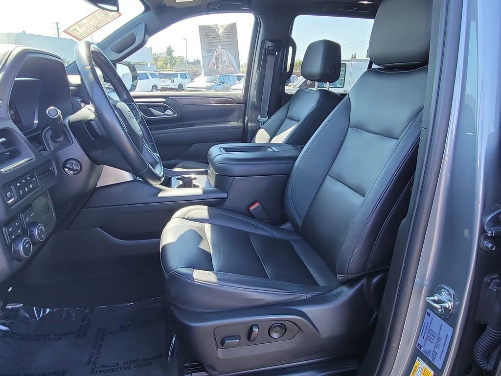 Used 2022 Chevrolet Tahoe Z71 w/ Luxury Package AWD/4WD image 17