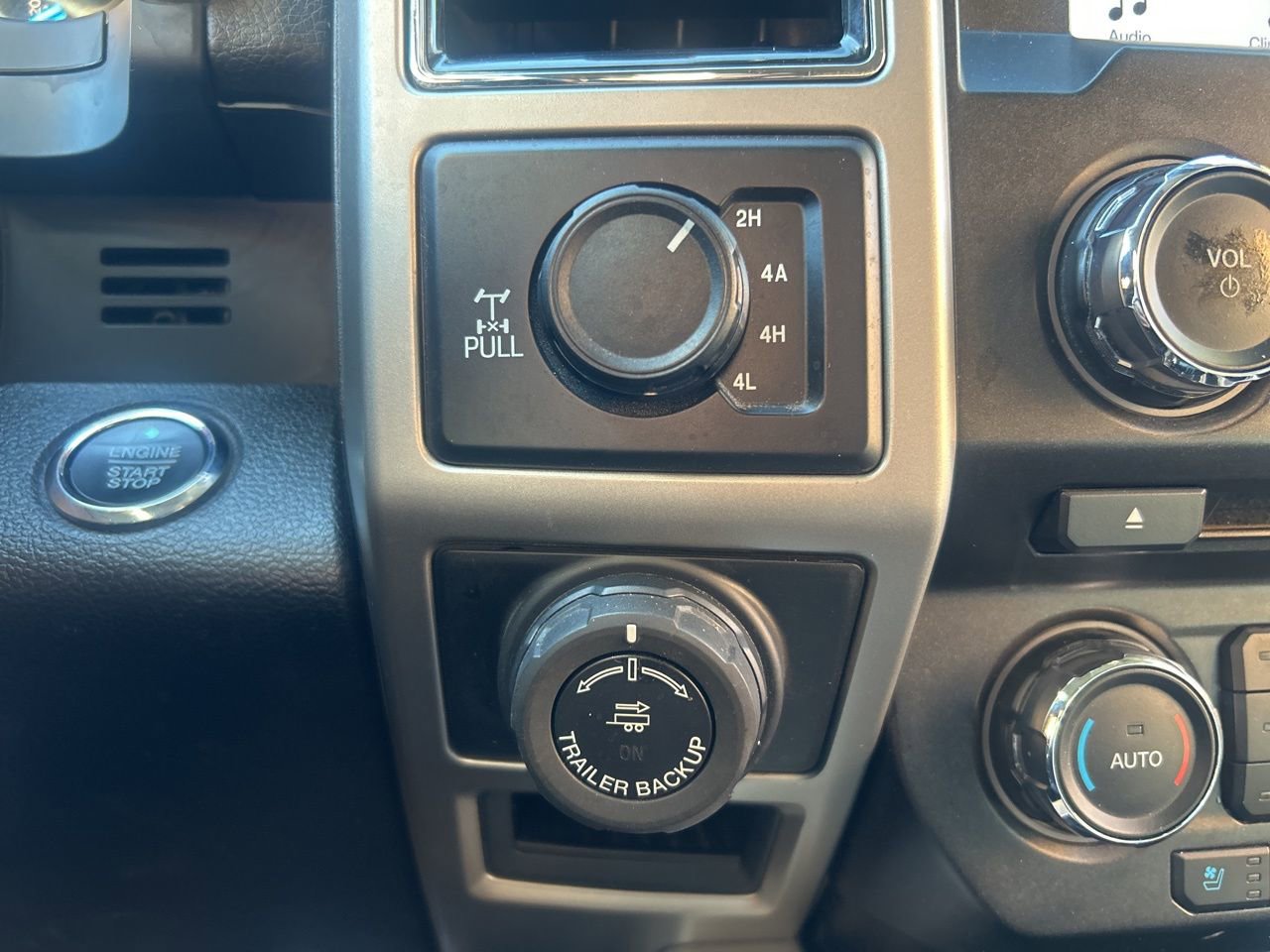 Used 2018 Ford F150 Lariat image 24