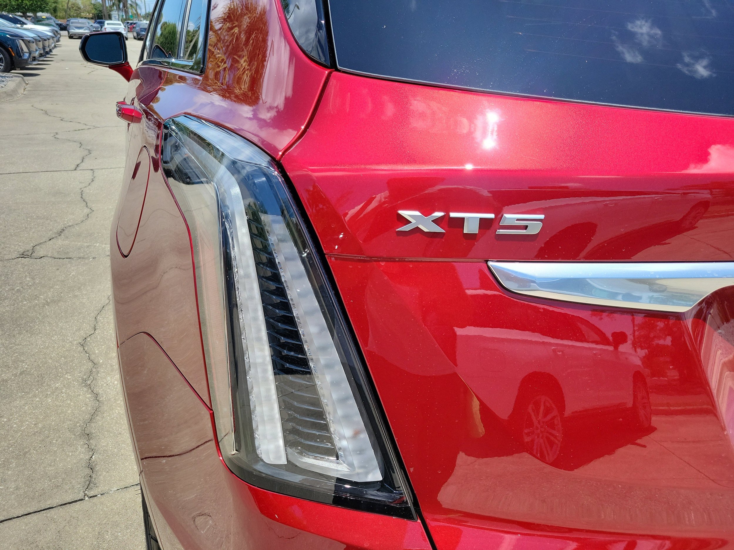New 2026 Cadillac XT5 Sportv w/ LPO, Red Accent Package AWD/4WD image 10