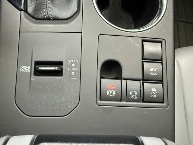 Used 2023 Toyota Highlander XLE FWD image 20