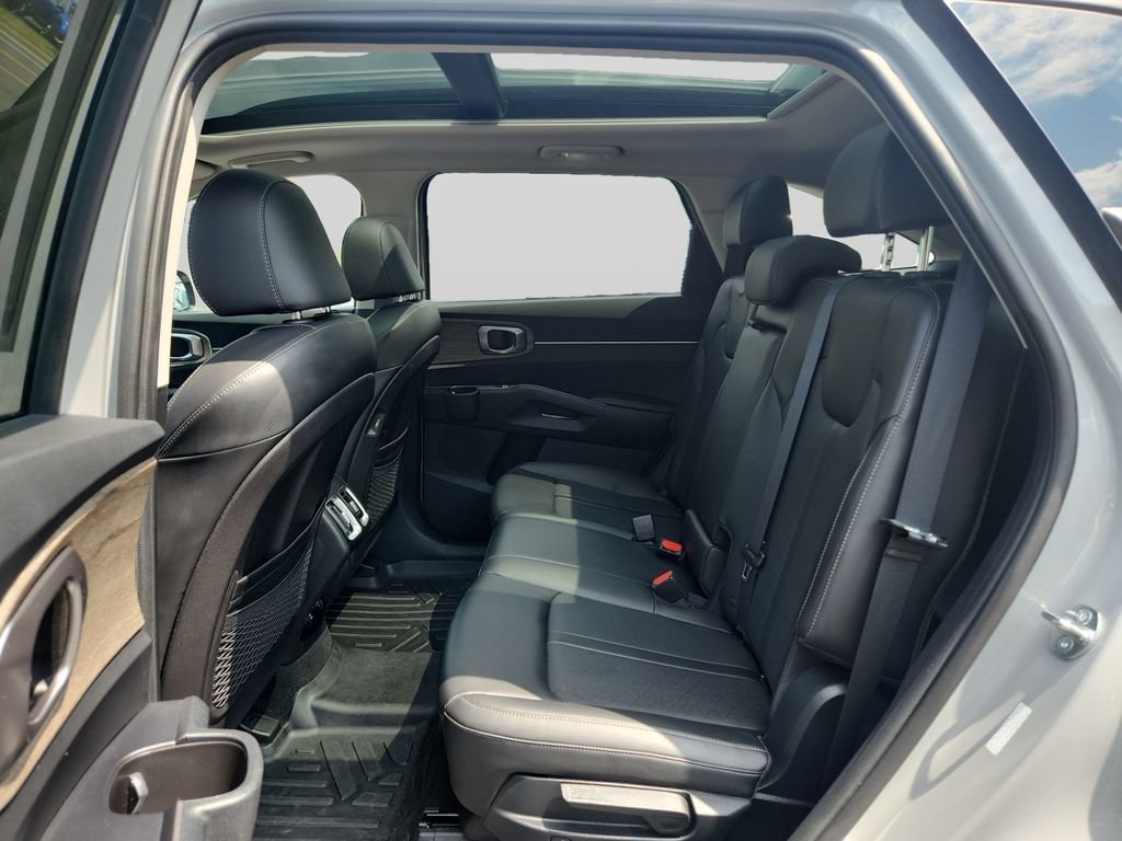 Certified 2023 Kia Sorento S w/ Panoramic Sunroof Package AWD/4WD image 16