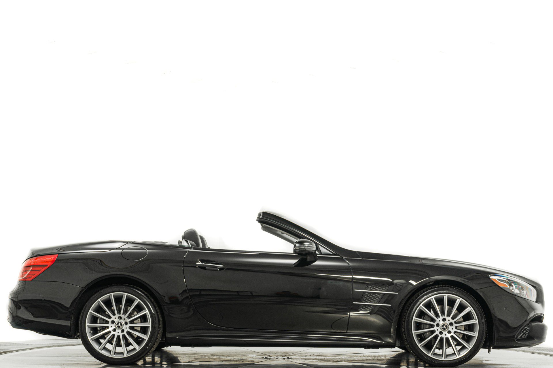 Used 2019 Mercedes-Benz SL 450 image 2