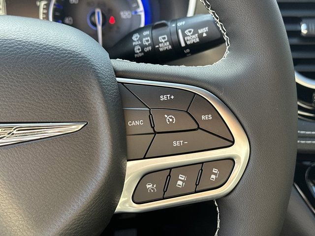 New 2026 Chrysler Pacifica Select image 22