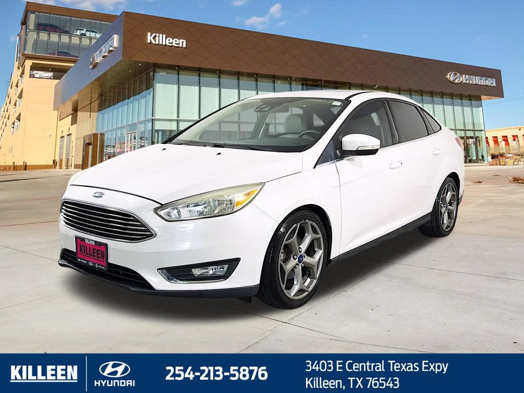 Used 2017 Ford Focus Titanium w/ Titanium Technology Package FWD image 3