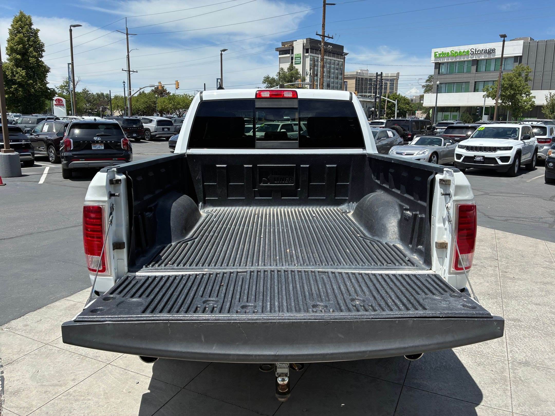 Used 2018 RAM 1500 Laramie AWD/4WD image 27