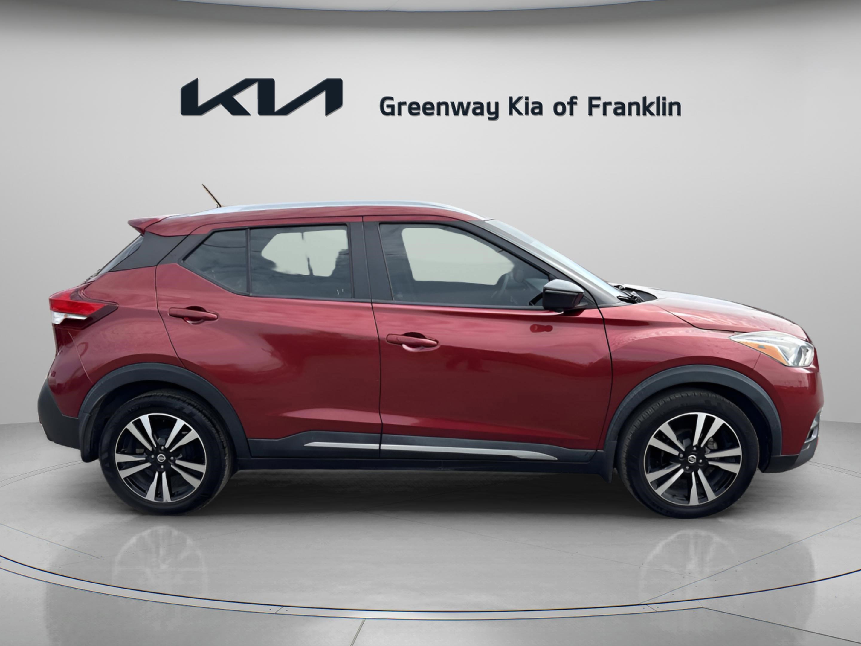 Used 2018 Nissan Kicks SR image 8