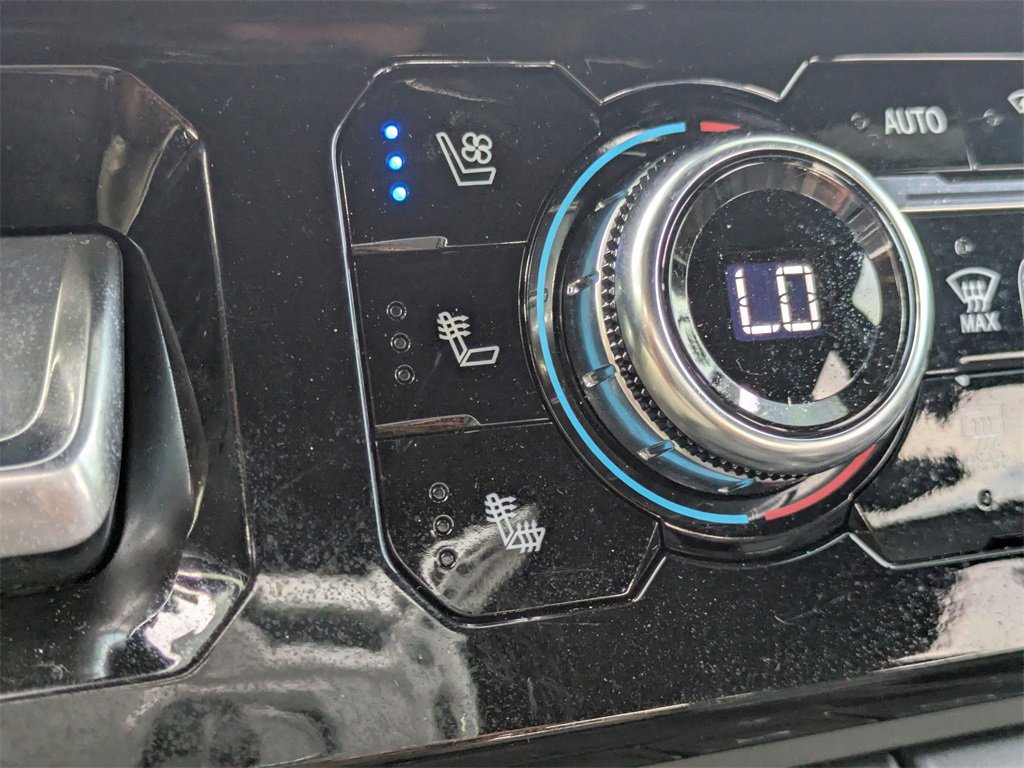 Used 2024 GMC Sierra 2500 AT4 image 23