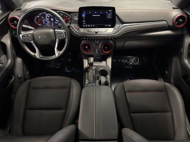 Used 2025 Chevrolet Blazer RS image 3