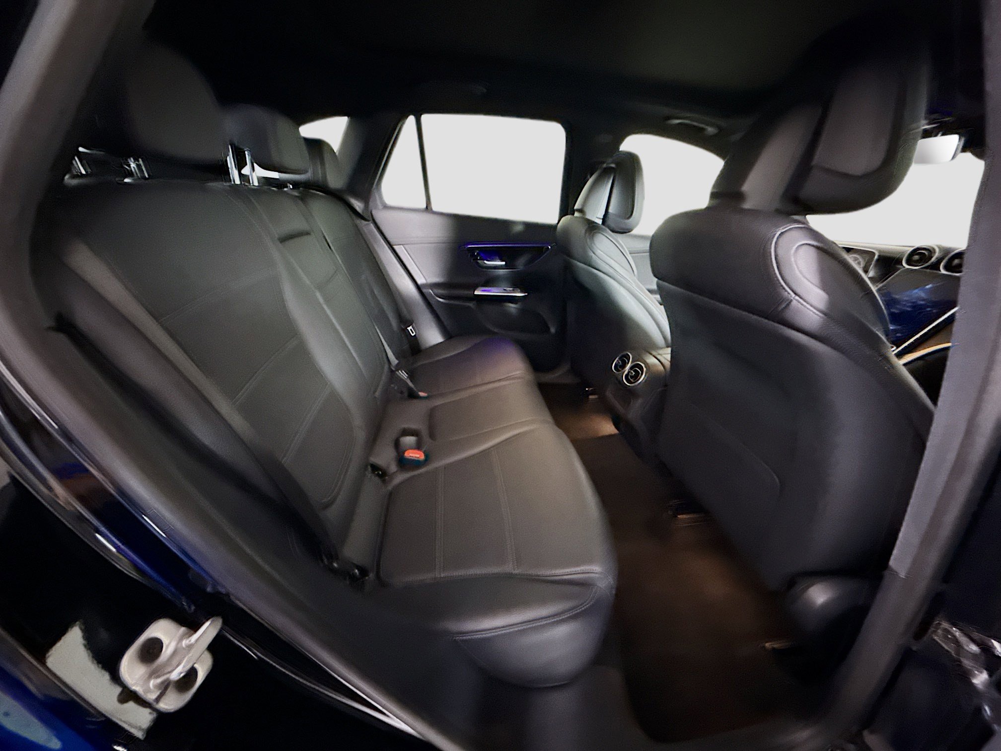 Used 2024 Mercedes-Benz GLC 300 4MATIC image 27