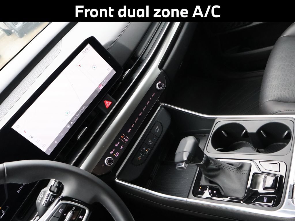 Used 2025 Kia Carnival SX FWD image 8