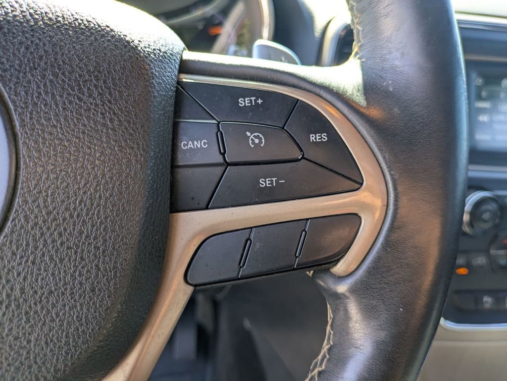 Used 2017 Jeep Grand Cherokee Limited AWD/4WD image 17