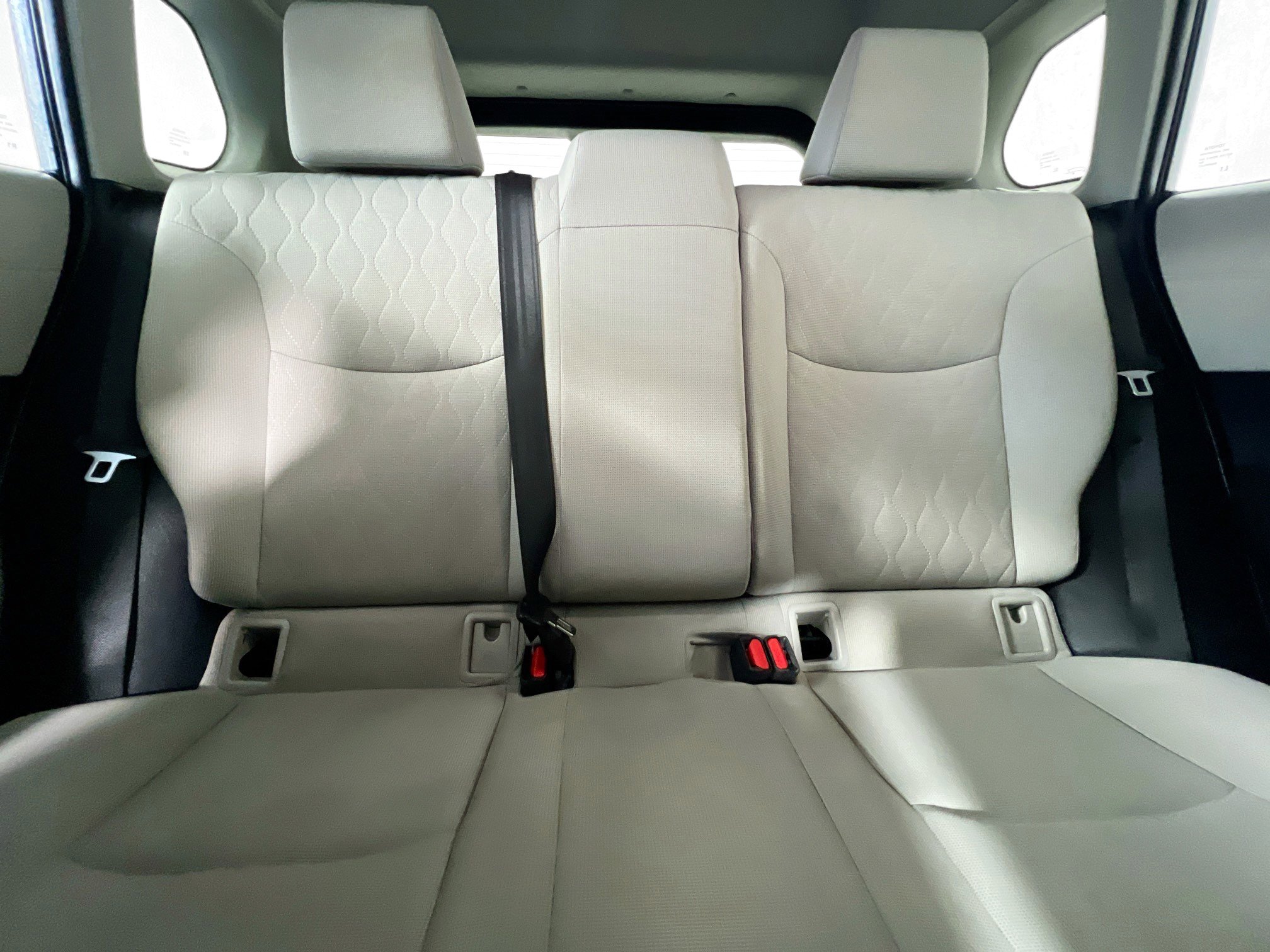 Used 2025 Toyota Corolla Cross L image 32