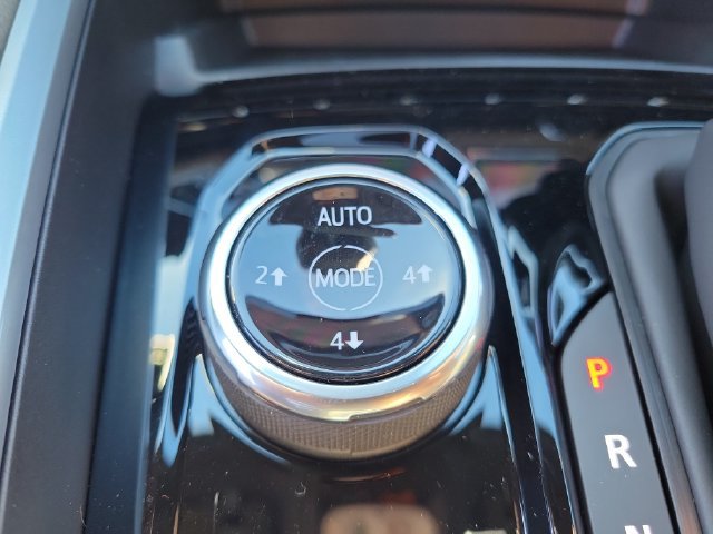 New 2026 Chevrolet Colorado ZR2 w/ Technology Package AWD/4WD image 33