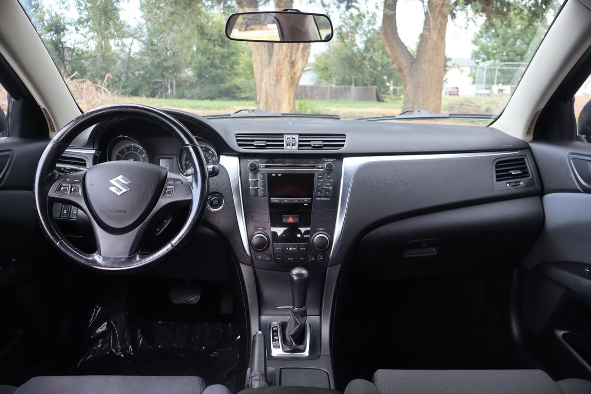 Used 2011 Suzuki Kizashi SE AWD/4WD image 16