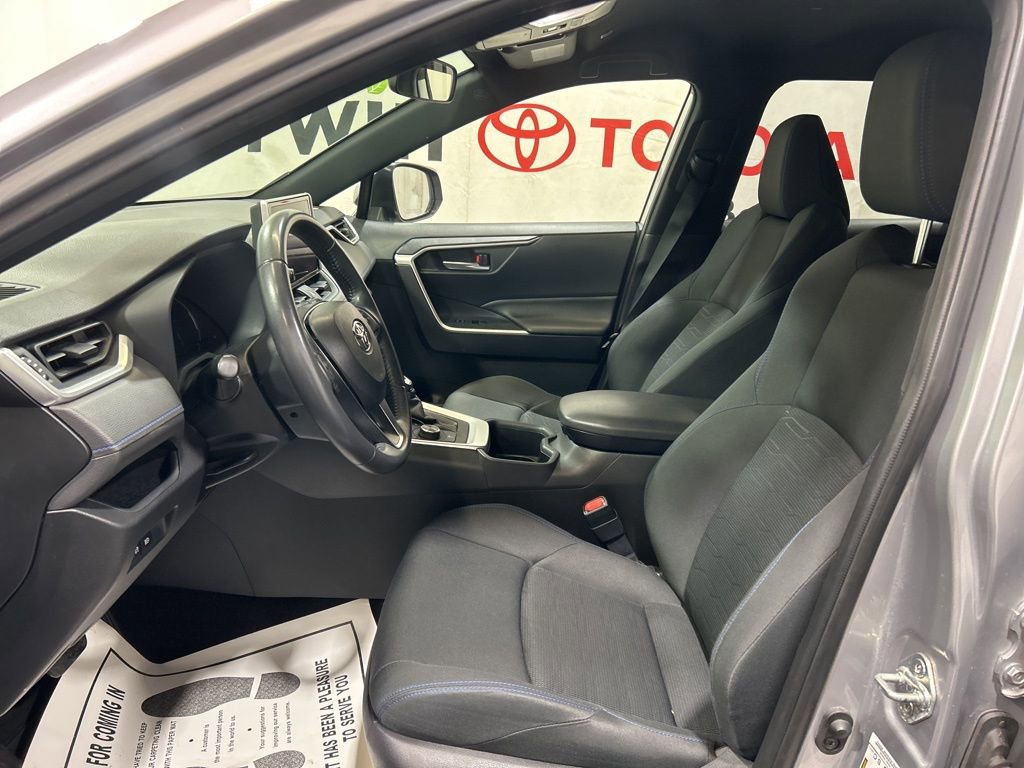Used 2023 Toyota RAV4 SE image 25