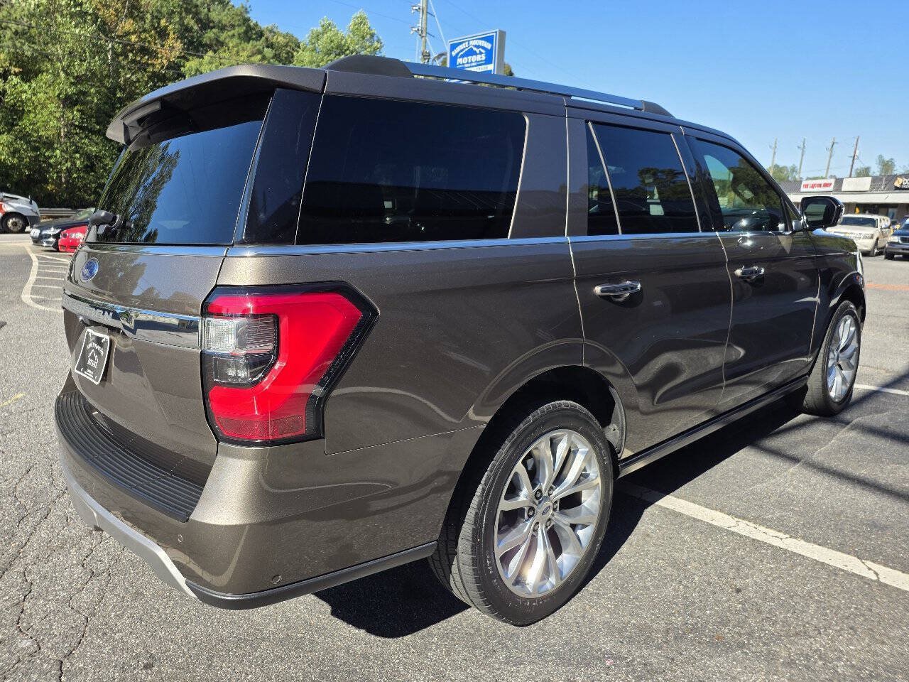 Used 2019 Ford Expedition Limited w/ Equipment Group 302A RWD image 6