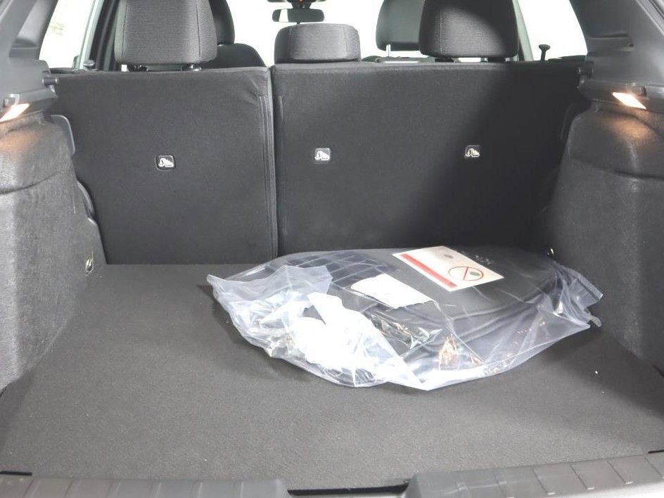 Certified 2025 Nissan Kicks S image 22