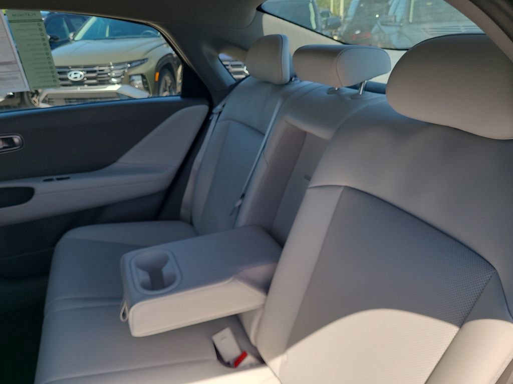 New 2025 Hyundai Ioniq 6 SEL image 5