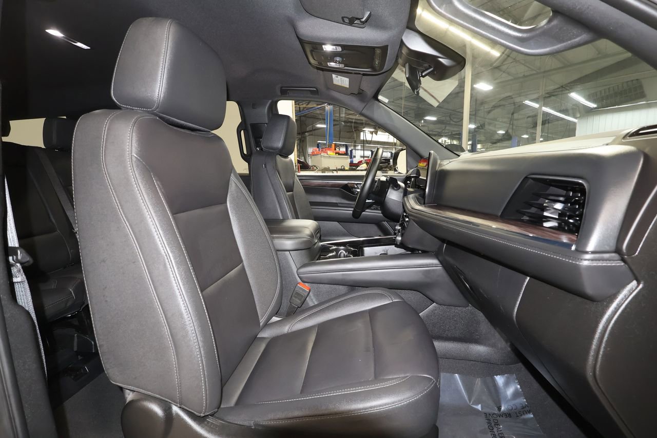 Certified 2025 Chevrolet Tahoe LT image 28