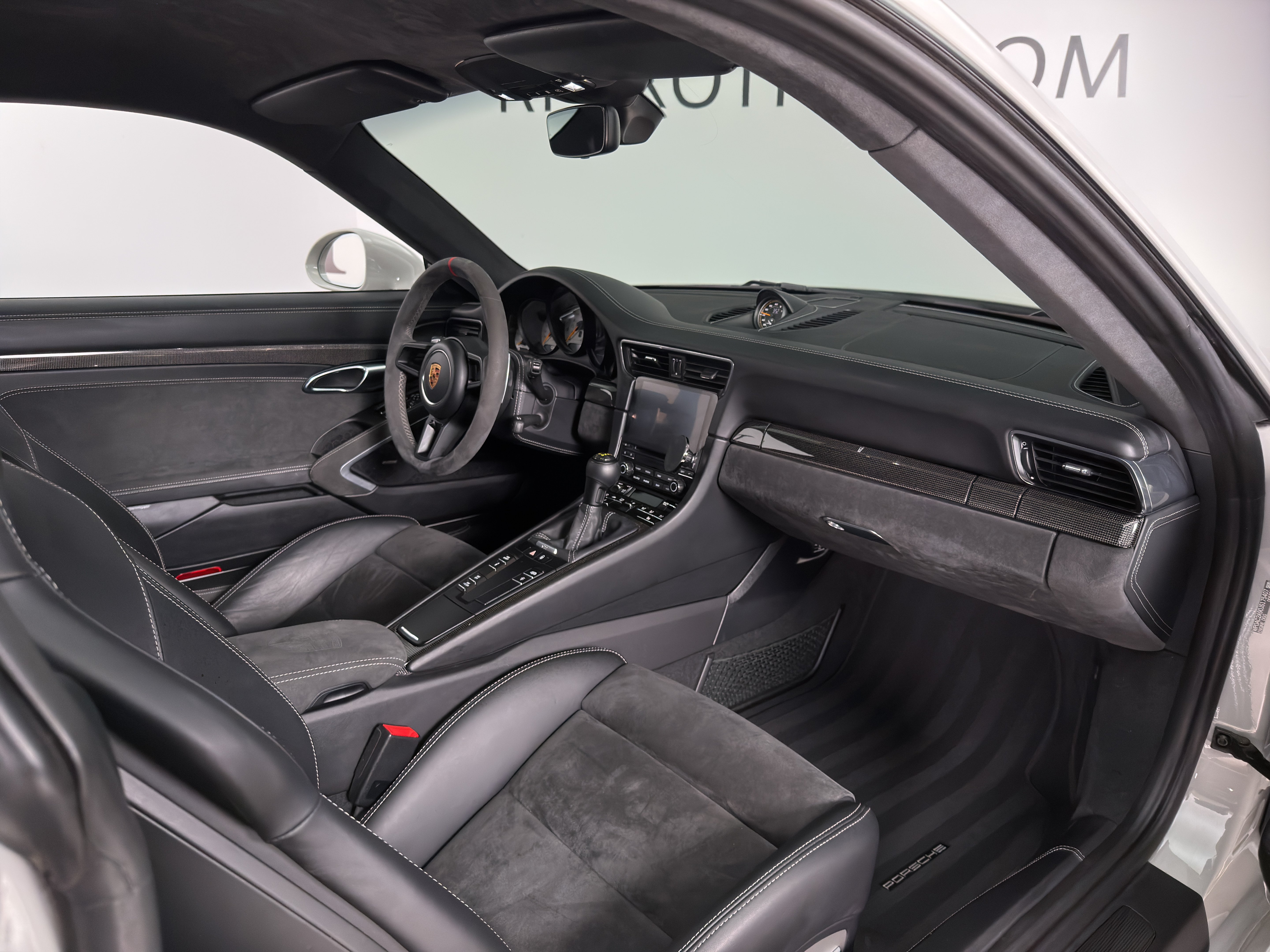 Used 2018 Porsche 911 GT3 RWD image 18