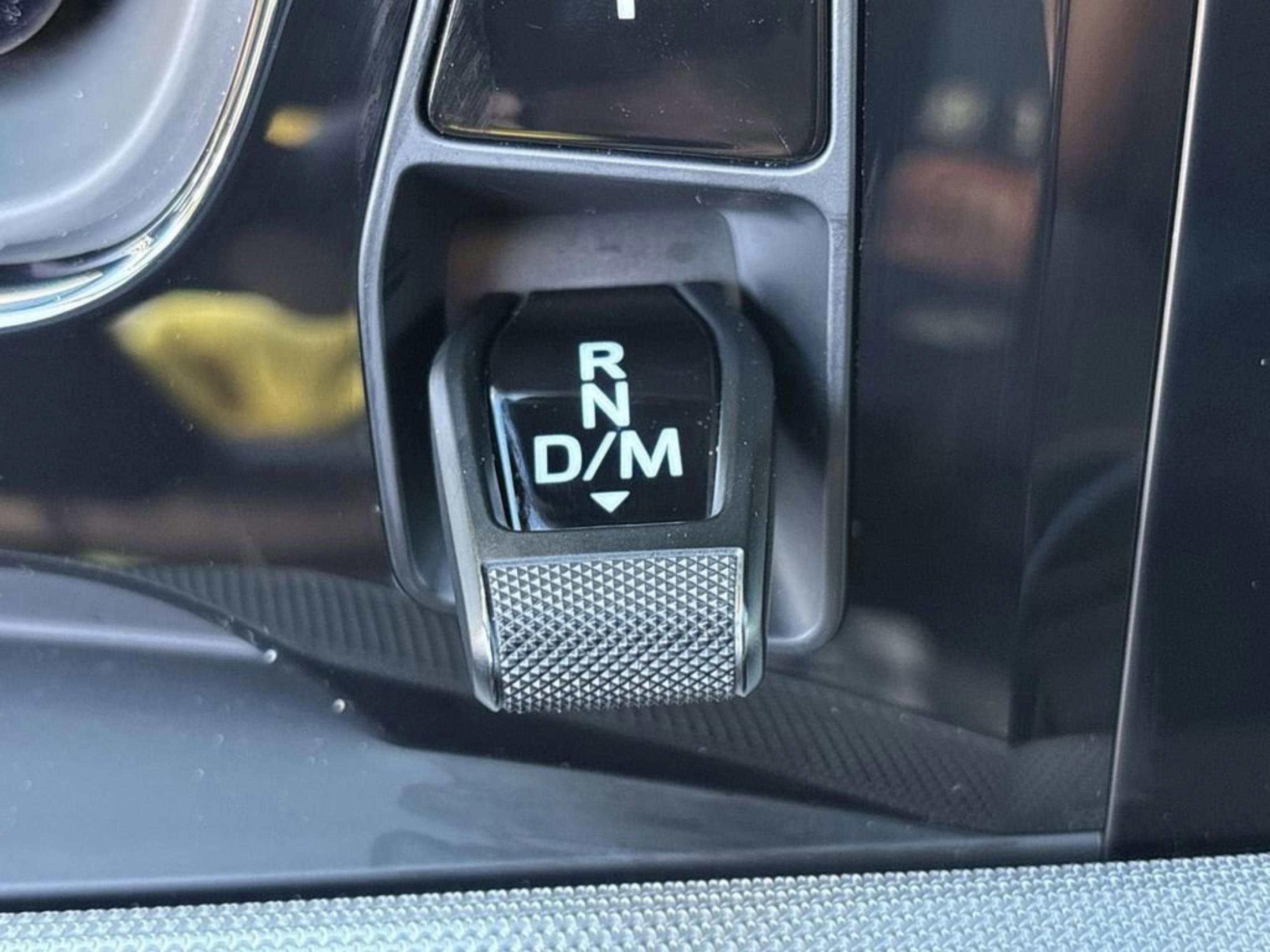 Used 2025 Porsche Cayenne E-Hybrid Coupe image 25