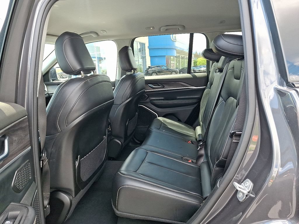 Used 2022 Jeep Grand Cherokee Limited AWD/4WD image 13