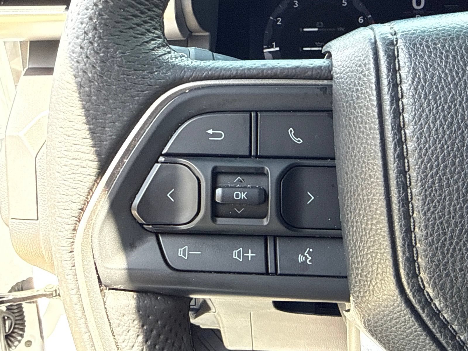 Used 2024 Toyota Tacoma TRD Sport AWD/4WD image 24