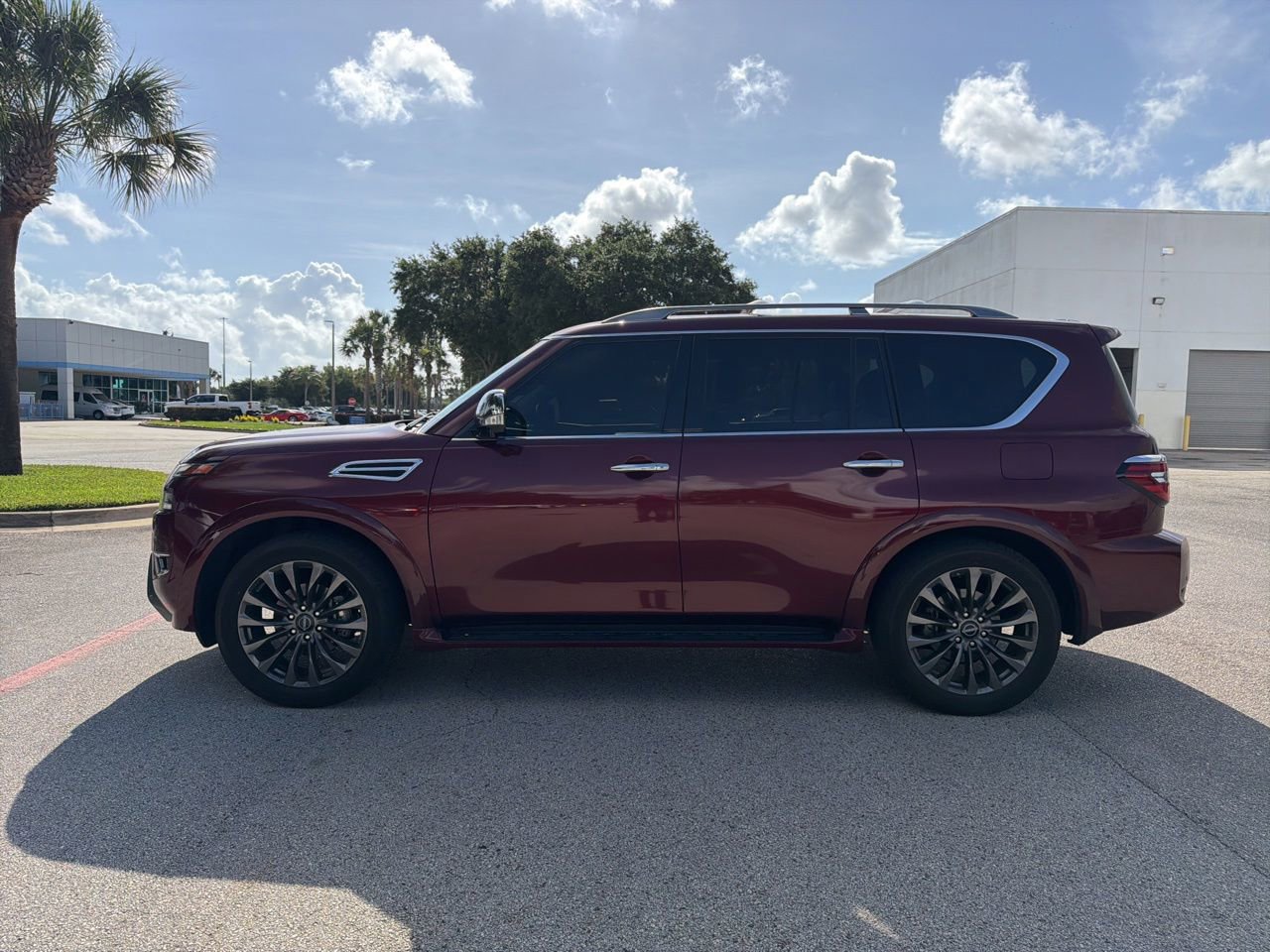 Used 2023 Nissan Armada Platinum w/ Captain's Chairs Package AWD/4WD image 2