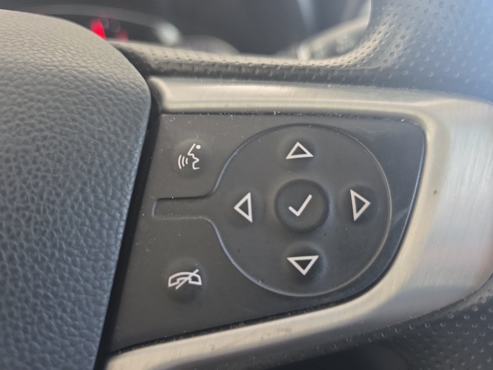 Used 2023 GMC Acadia SLE w/ Driver Convenience Package FWD image 23