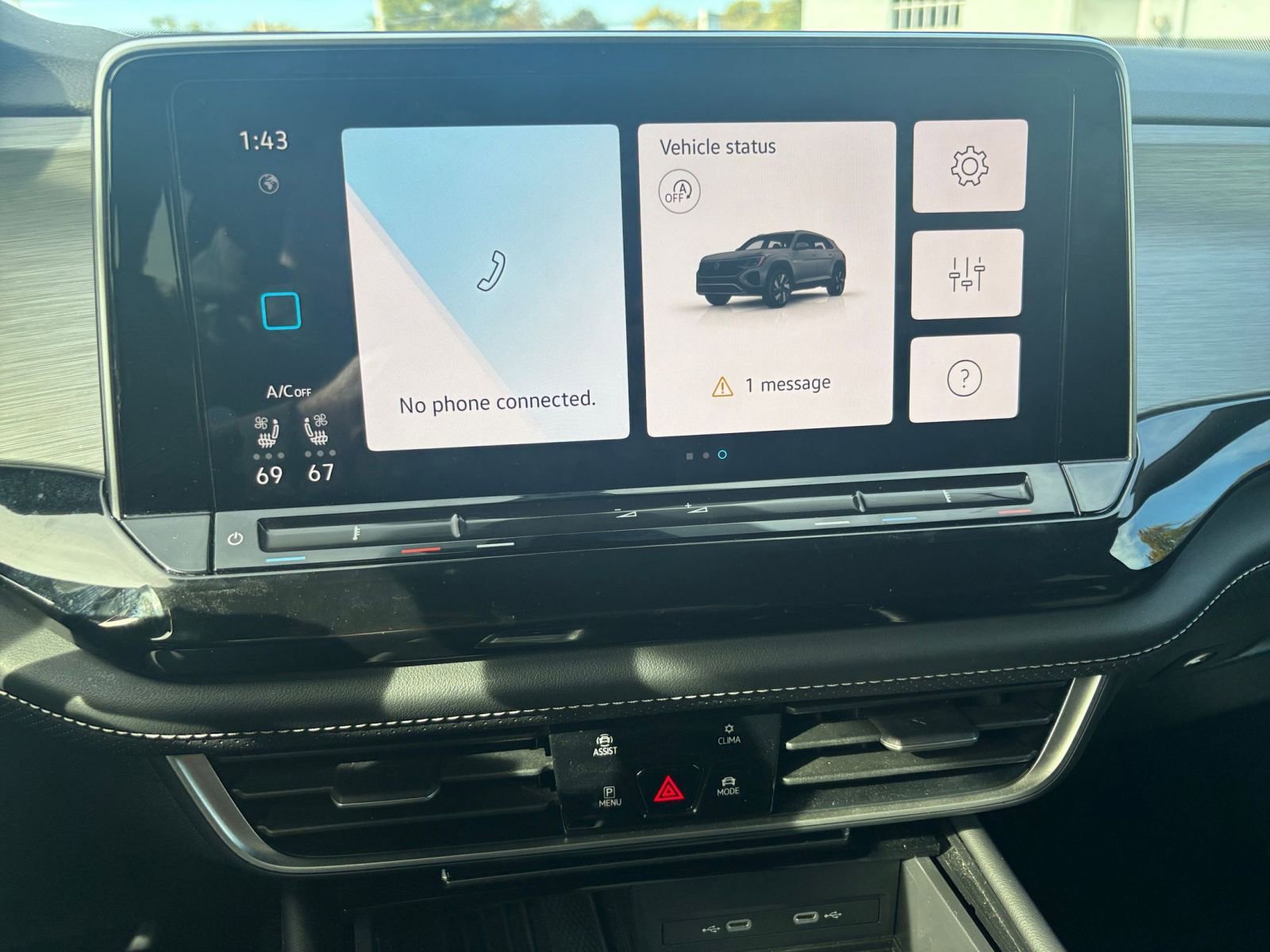 Used 2025 Volkswagen Atlas Cross Sport SE image 18