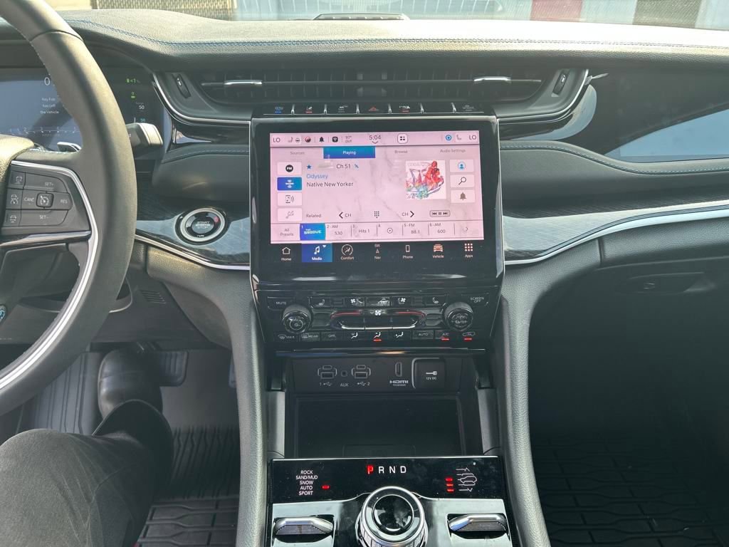 New 2024 Jeep Grand Cherokee Trailhawk w/ Luxury Tech Group III AWD/4WD image 15