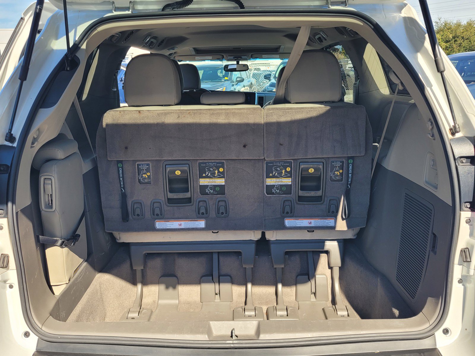 Used 2015 Toyota Sienna XLE w/ XLE Navigation Package FWD image 26